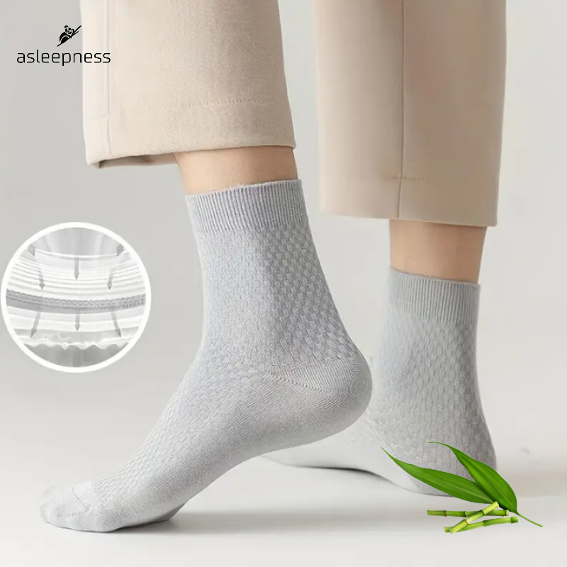 Lange bambus sokker og strømper i lyse grå i st. 40-44 og 16 cm lange til mænd