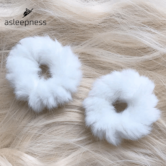 Smuk Hårelastik, hårpynt og hårbånd i  hvid plys materiale