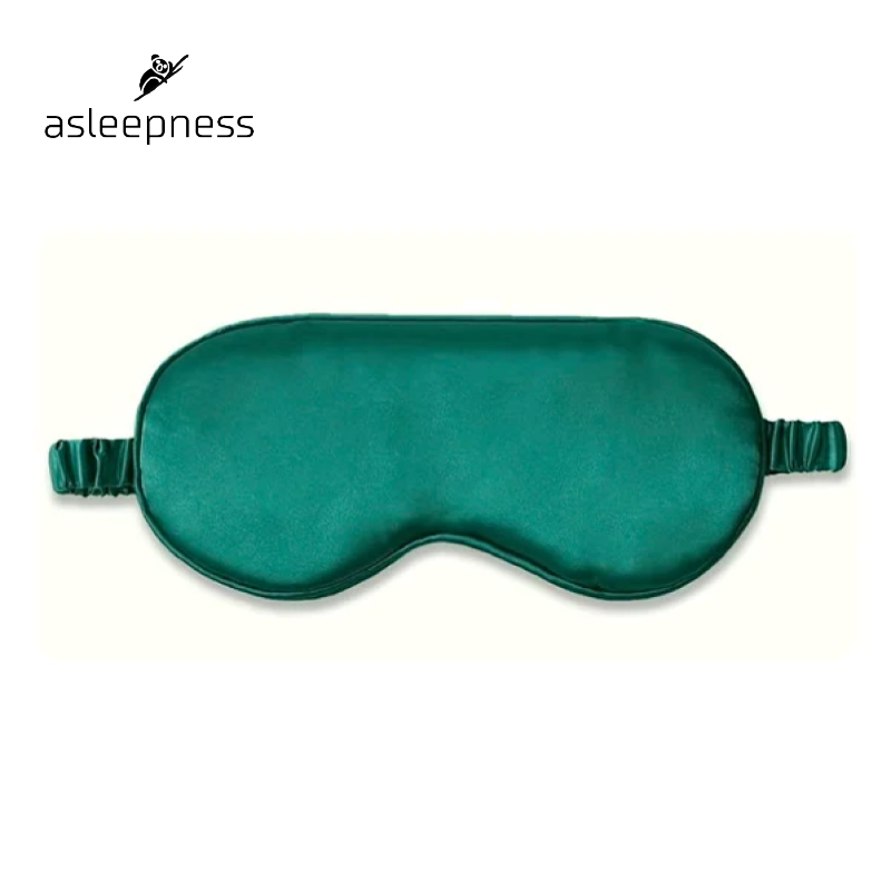 Øjenmaske, sovemaske og ansigtsmaske i silke satin i farve grøn. 