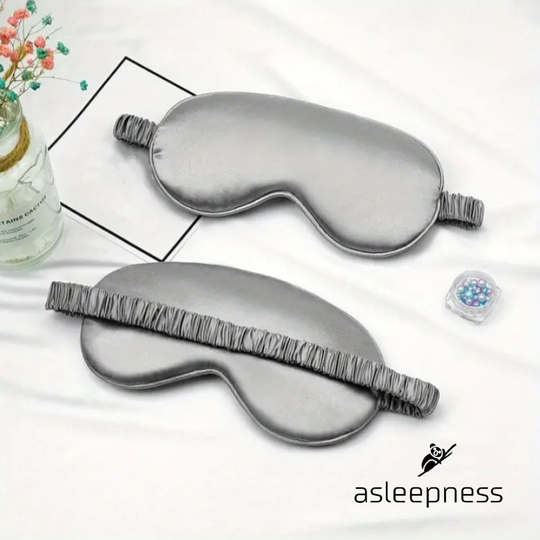Perfekte Silke satin øjenmaske, sovemaske og ansigtsmaske i sølv grå