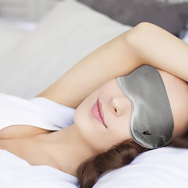 Sov behageligt og føl dig afslappet med øjenmaske og sovemaske i ultra blød silke.
