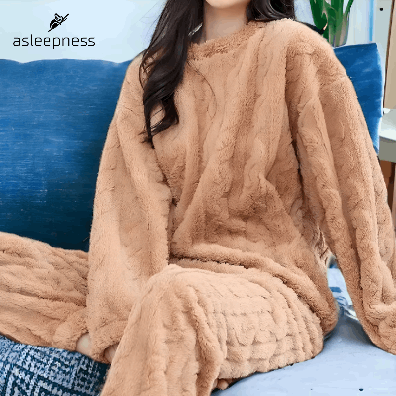 Brun fleece pyjamas sæt, hyggetøj og nattøj i small og medium