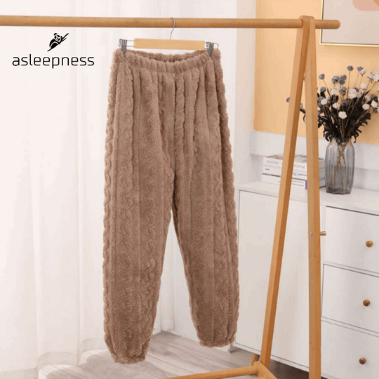 Brun fleece pyjamas sæt, hyggetøj og nattøj i small og medium bukser del