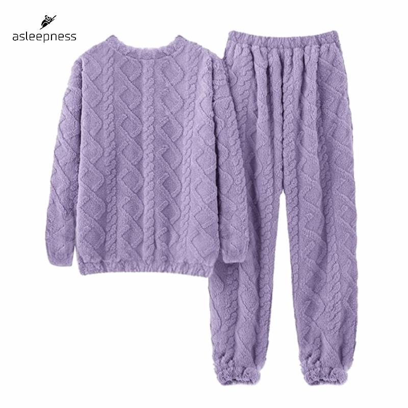 Behagelig lilla fleece pyjamas sæt, hyggetøj og nattøj i small og medium