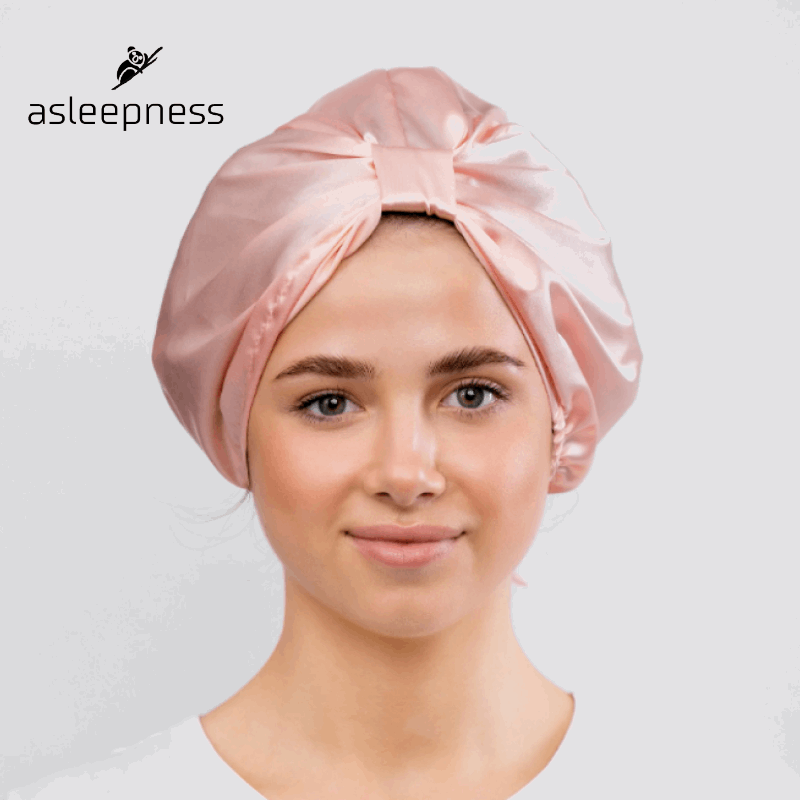 Komfortabelt Pink hårhætte og sovehætte i 100% Mulberry 22 Momme A6 Silkekvalitet med dobbelt silkeside og elastik.
